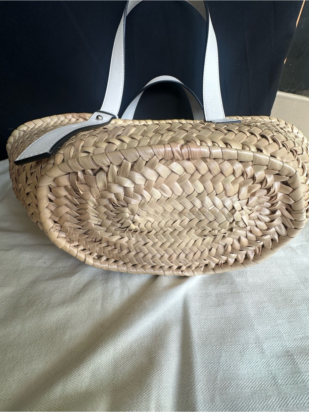 ✨Excellent Condition/Natural Woven Straw Tote with White Leather Trim Small✨ - Picture 9 of 15